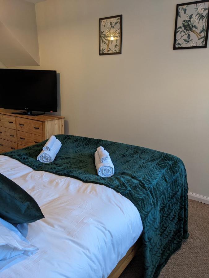Appartamento Contractors, Relocators, Free Parking, Wifi, Smart Tvs Marston Green Esterno foto